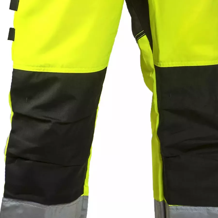 **Adjustable Cordura Knee Pad Pockets** let you position protection exactly where you need it for comfortable kneeling.