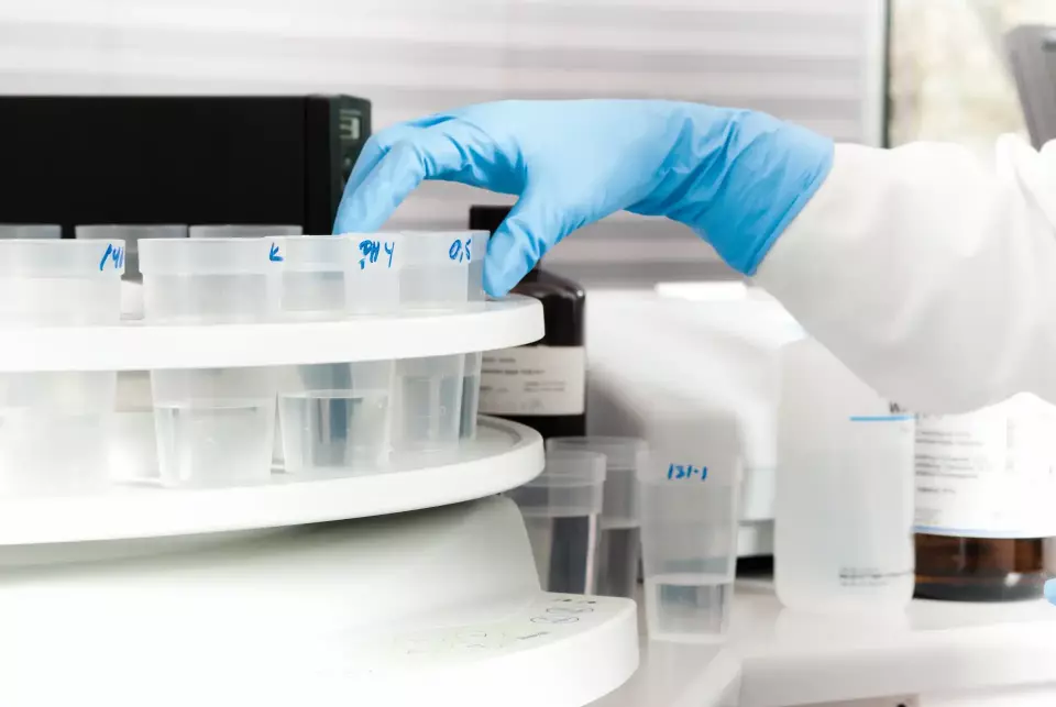 Granberg 114-951, Single-Use Chemical-resistant Gloves, Blue, image 5, gallery thumbnail