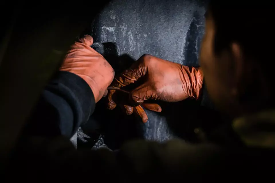 Granberg 114-940, Single-Use Chemical Resistant Gloves, Orange, image 3, gallery thumbnail