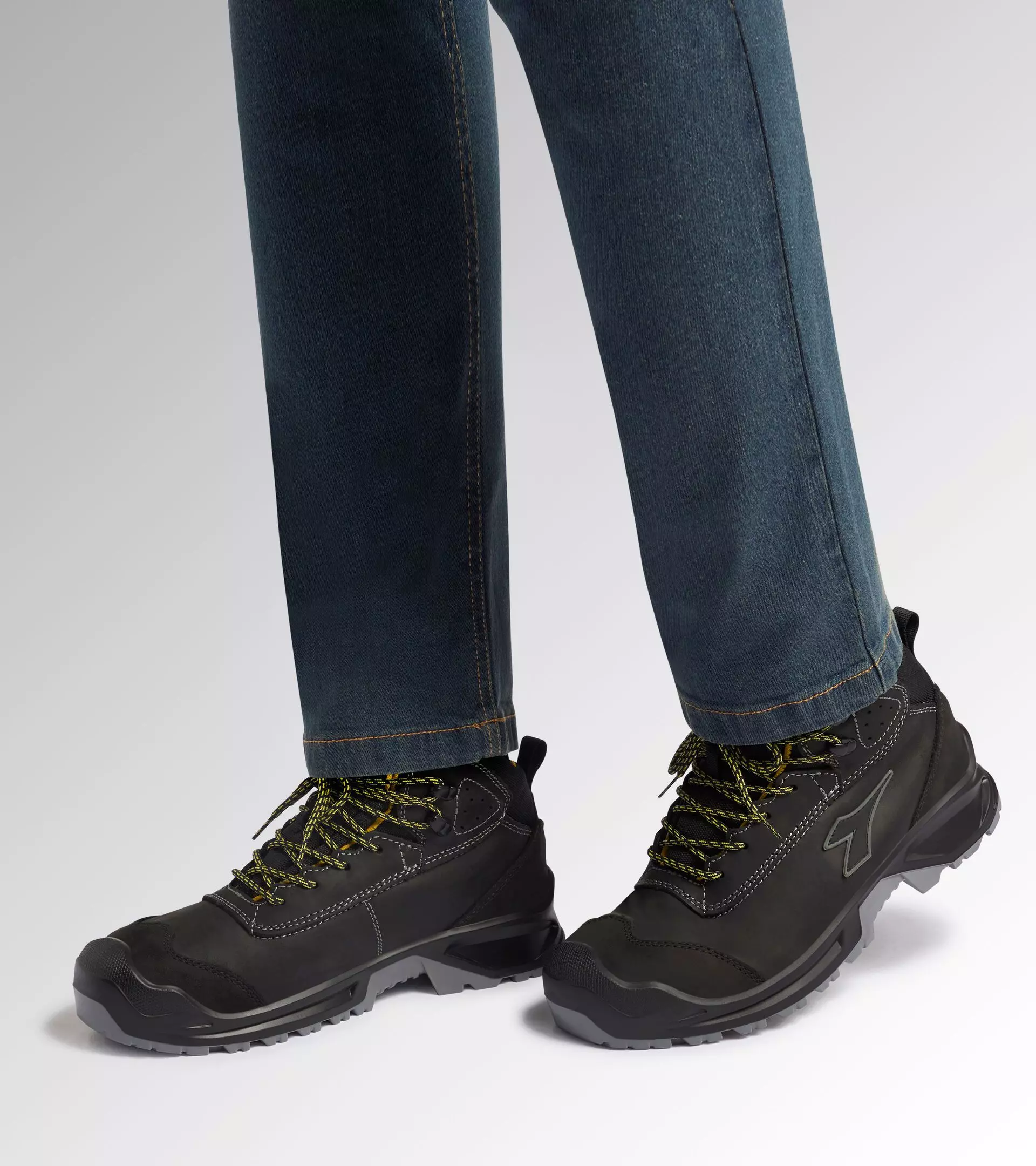 Diadora 701-181021-80013, CLASSIC MID S3S FO SC LG SR Mustat turvajalkineet, image 2