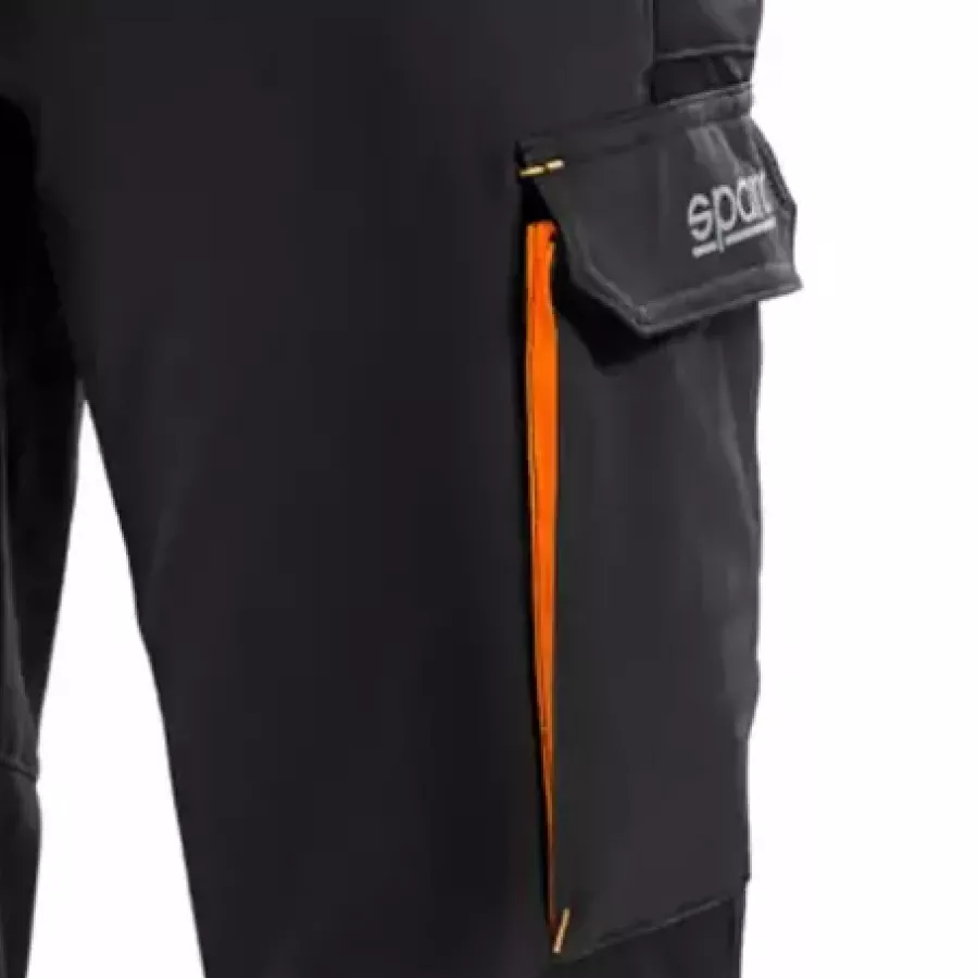 **Multiple Pockets** keep your tools and essentials close at hand so you can work efficiently without slowing down.