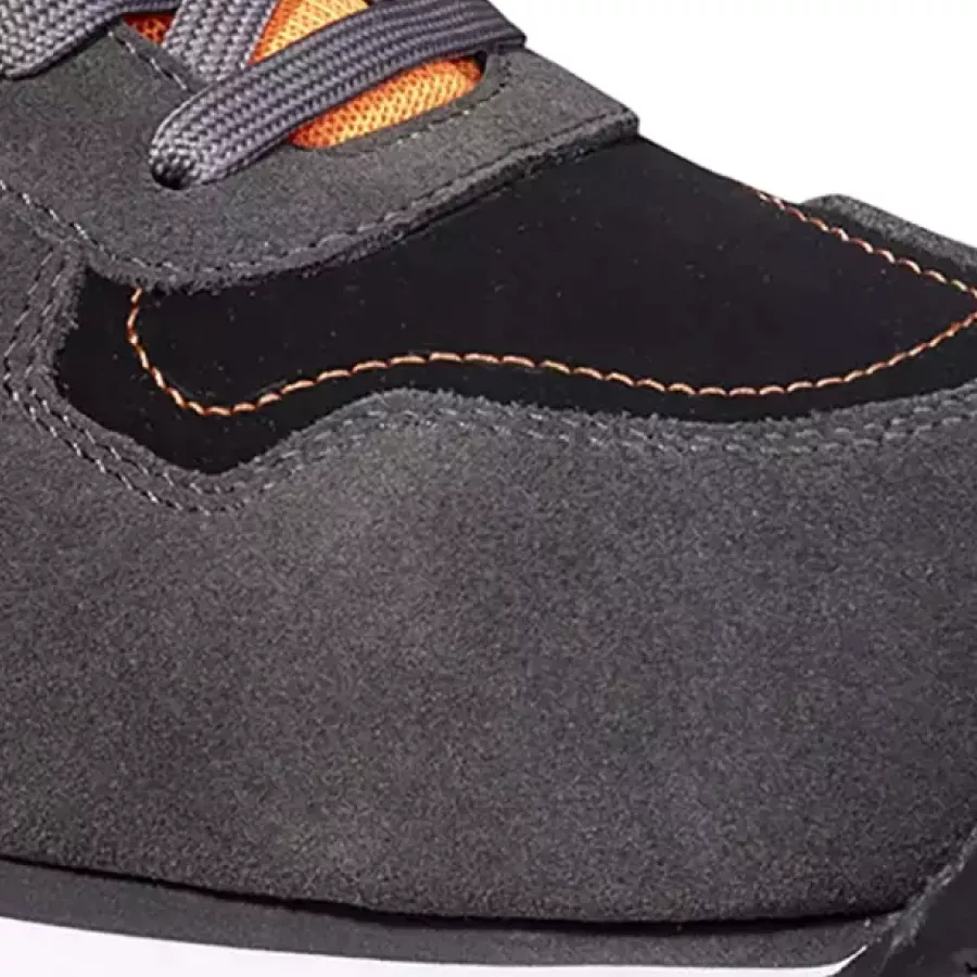 **Water-Repellent Upper** helps your feet stay dry and comfortable through damp or unpredictable conditions.