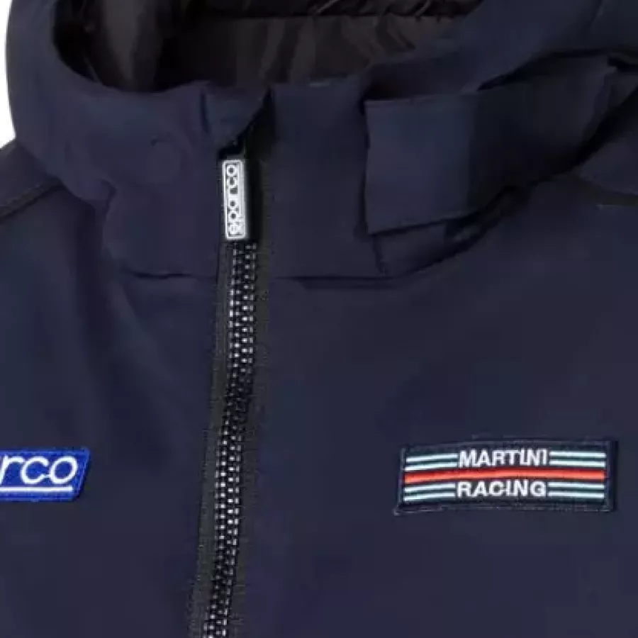 **Neck Cuff With Magnetic Closure** keeps warmth in and cold out with effortless, secure fastening.