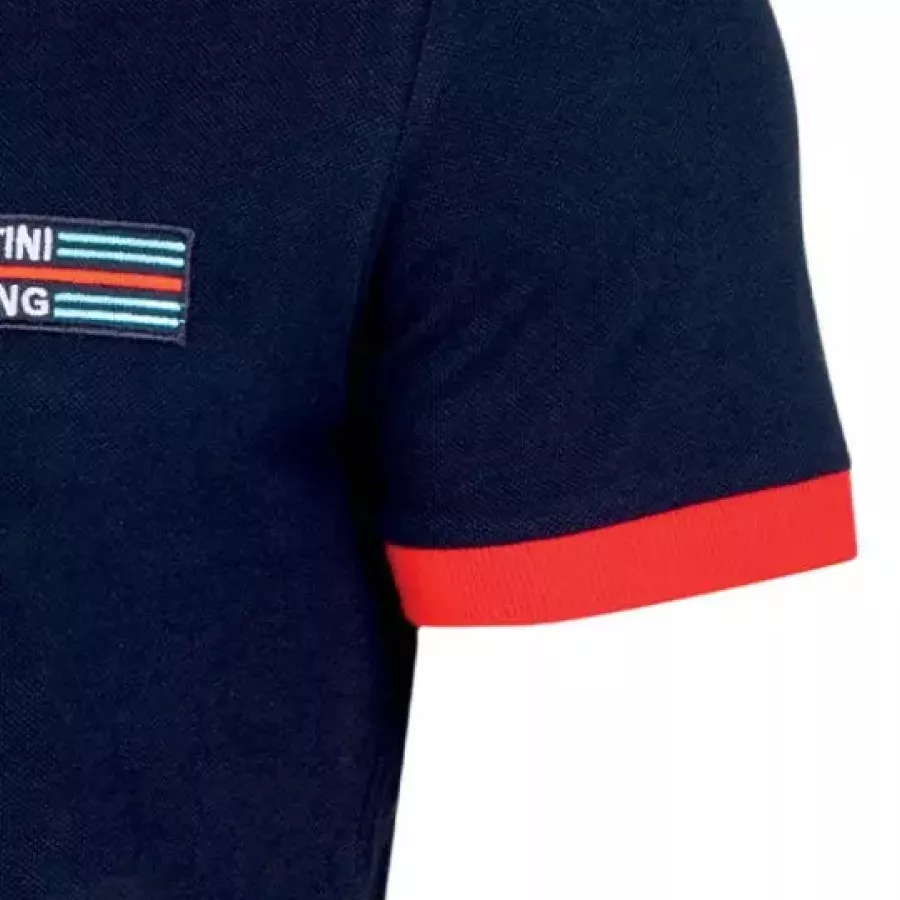 **Kurze Ärmel** bieten volle Bewegungsfreiheit und halten Sie den ganzen Tag über kühl.