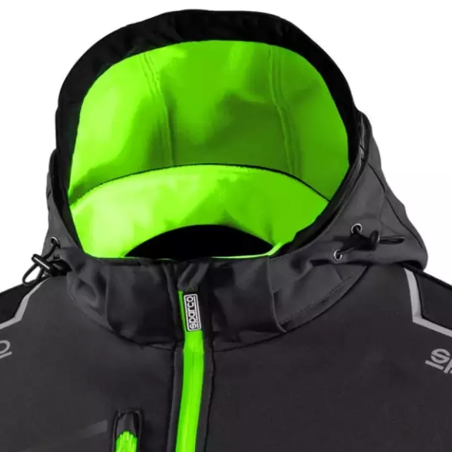 **Detachable Hood** lets you adapt instantly to changing weather while keeping a clean, streamlined look when you don’t need it.
