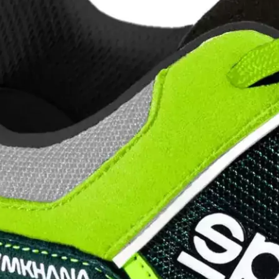 **Antistatic Properties** prevent unwanted shocks so you stay focused and comfortable on the job.