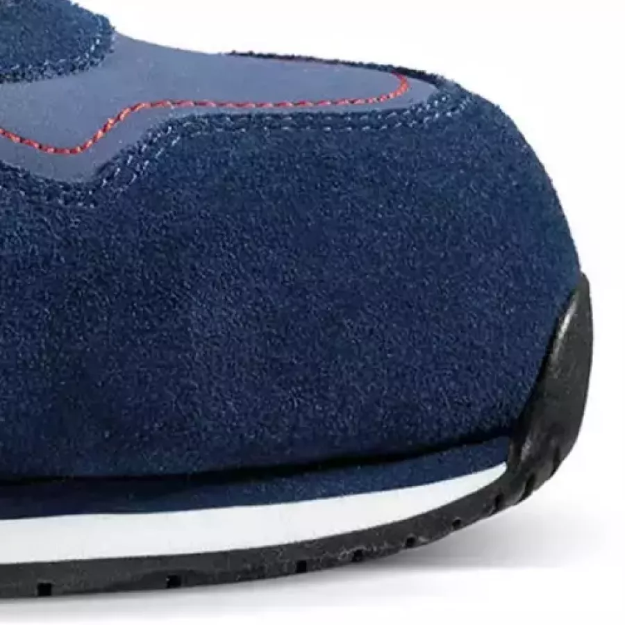 Die **Komposit-Zehenschutzkappe** bietet leichten Schutz, damit Sie sicher bleiben, ohne sich bei langen Schichten beschwert zu fühlen.