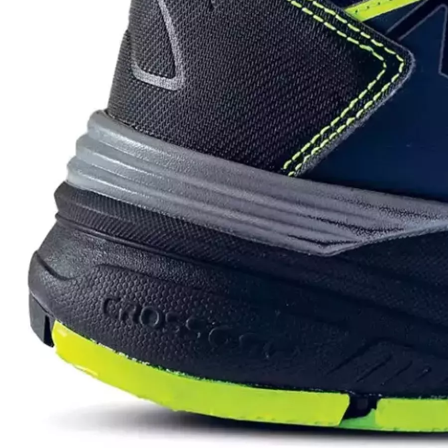 **Puncture Resistance** gives you confidence on rough surfaces by keeping sharp objects from breaking through.