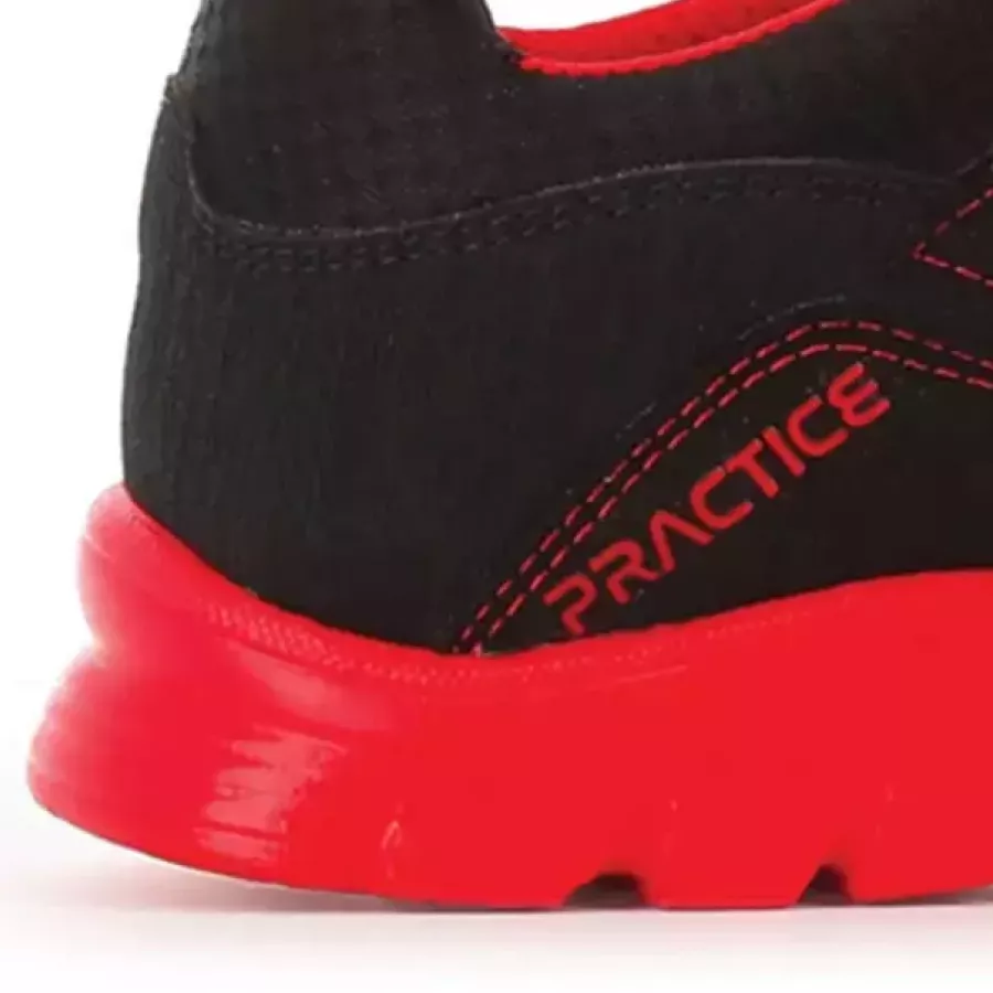 **Atmungsaktive Konstruktion** sorgt für Luftzirkulation, um die Füße auch bei längerem Tragen kühl und trocken zu halten.