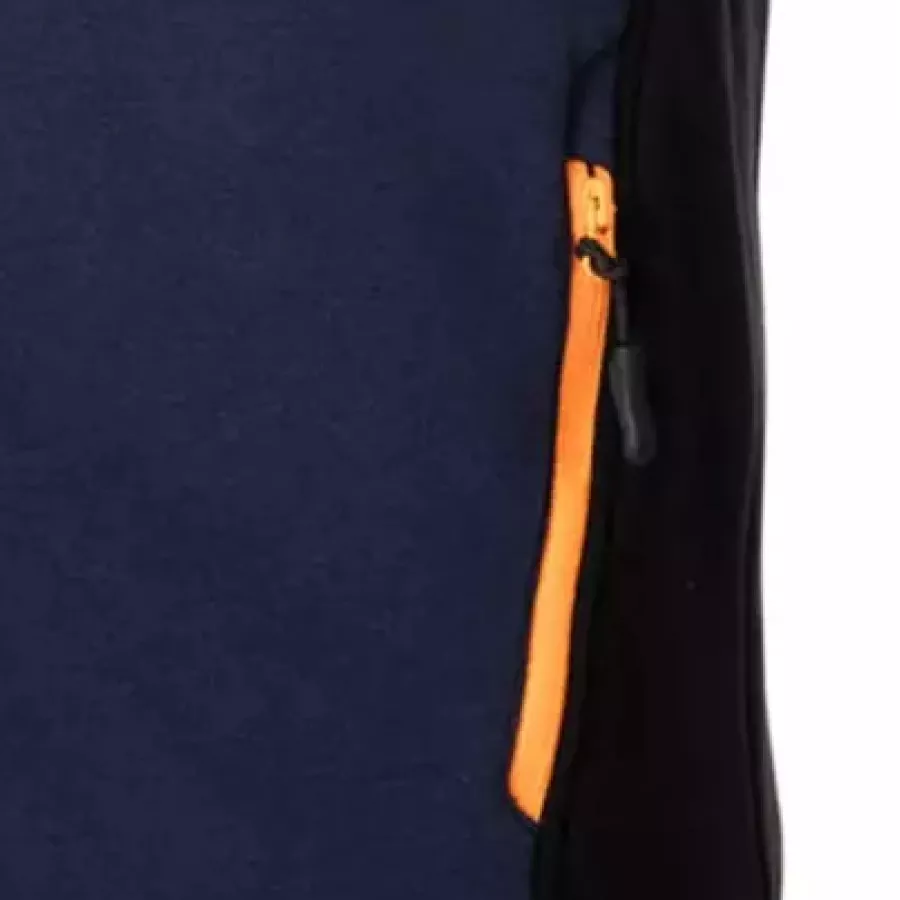 **Reißverschlusstaschen** halten Ihre Utensilien sicher und griffbereit, sodass Sie sich frei bewegen können.