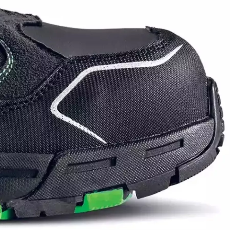 **Composite Toe Cap** keeps your feet protected without weighing you down, letting you move freely all day.