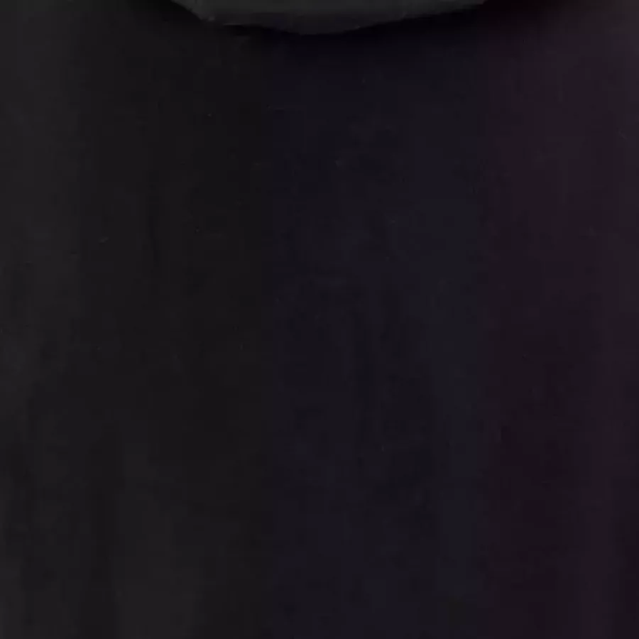 **Windschutz mit wasserabweisenden Eigenschaften** hilft Ihnen, trocken zu bleiben und sich wohlzufühlen, wenn das Wetter umschlägt.