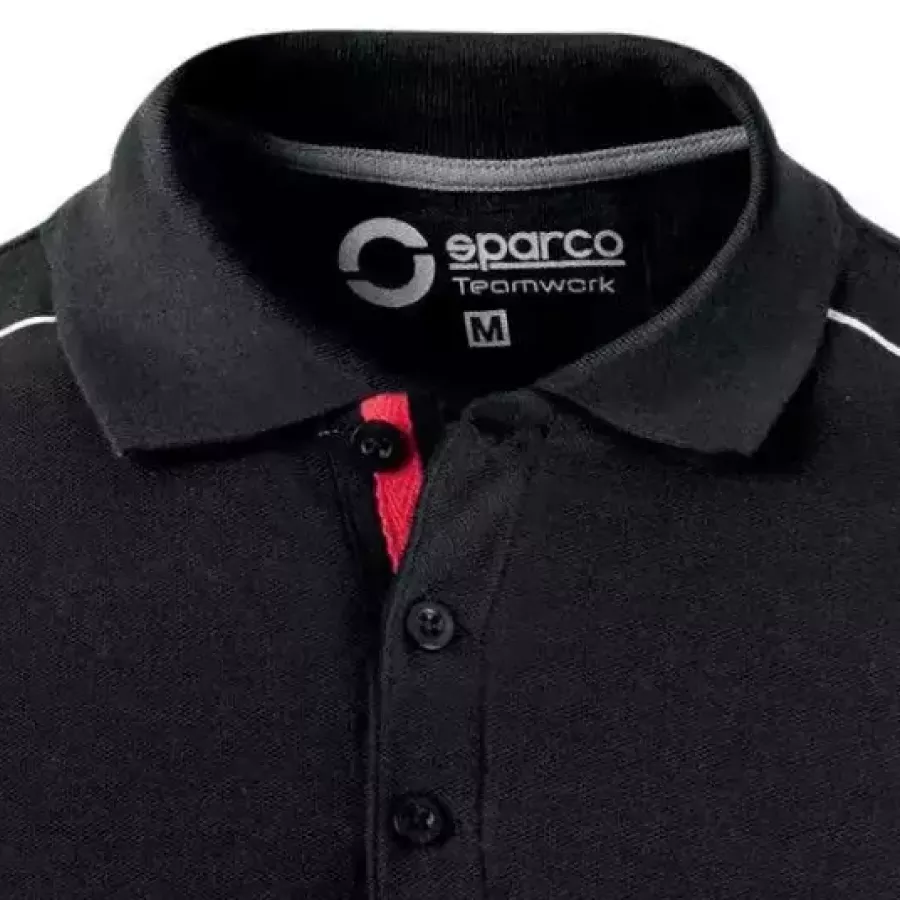 **Oxford Collar** adds a refined, structured look that keeps you sharp and confident all day.