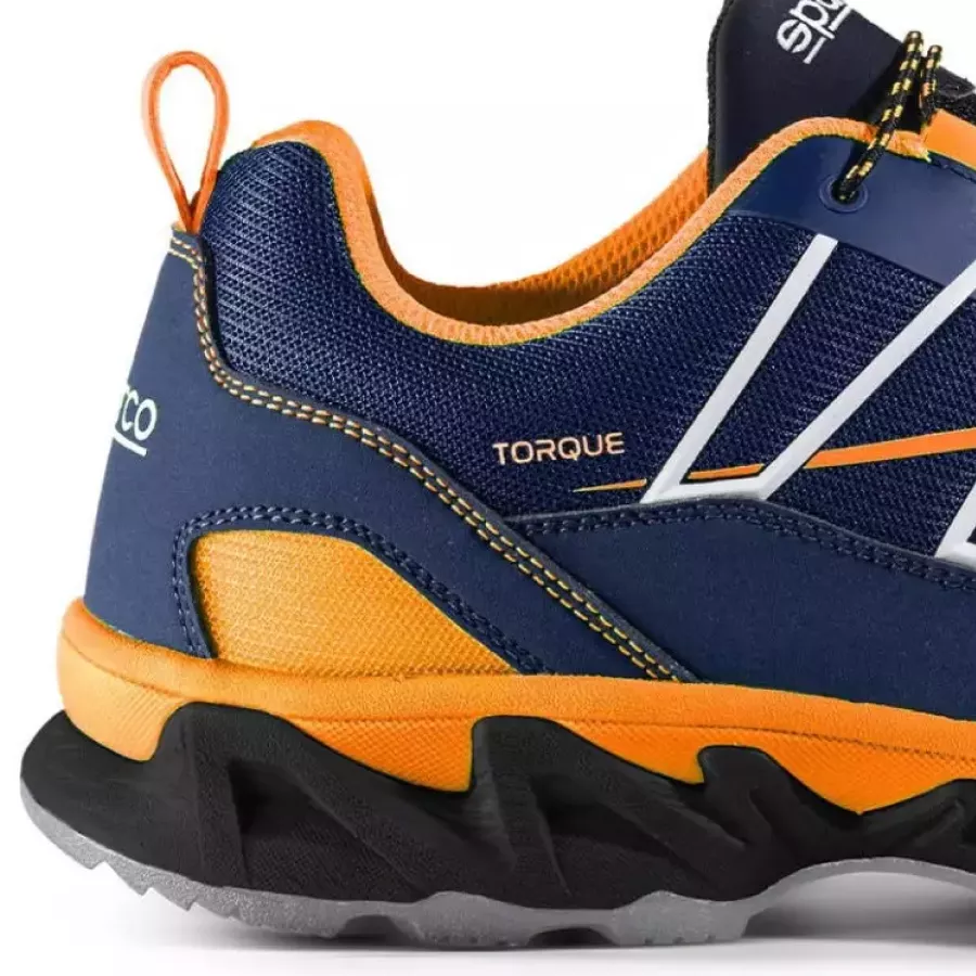 **Energy Absorbing Heel** softens each landing to deliver smoother comfort throughout long, active days.