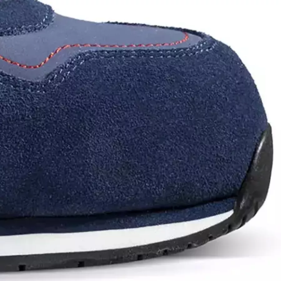 **Composite Toe Cap** gives you lightweight protection so you stay safe without feeling weighed down during long shifts.