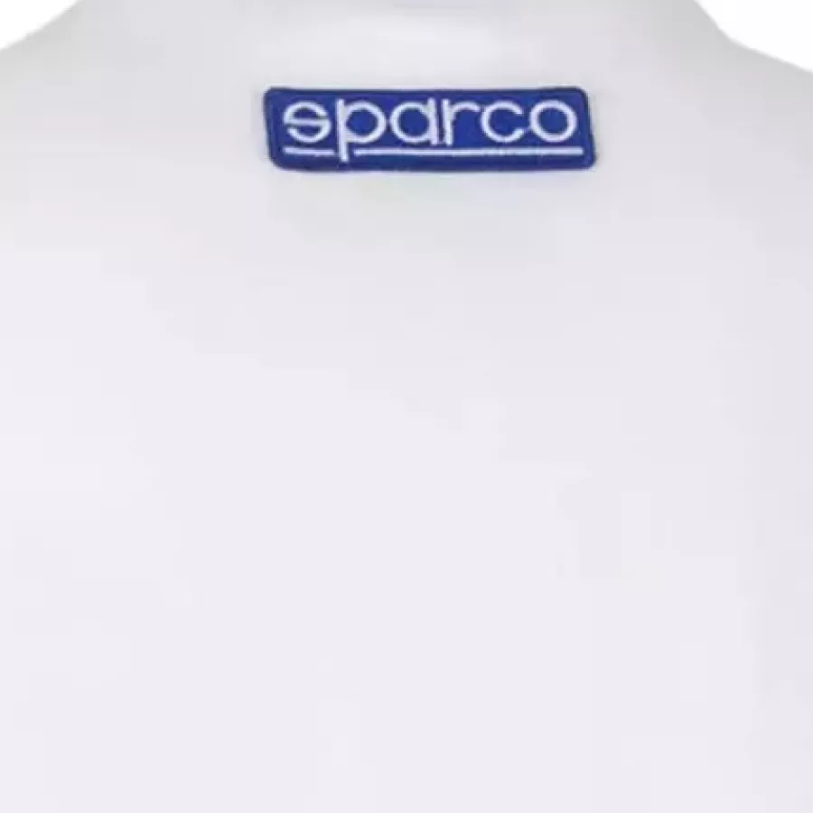 **Baumwoll-Polyester-Mischung** kombiniert weichen Komfort mit pflegeleichter Langlebigkeit für ganztägiges Tragen.