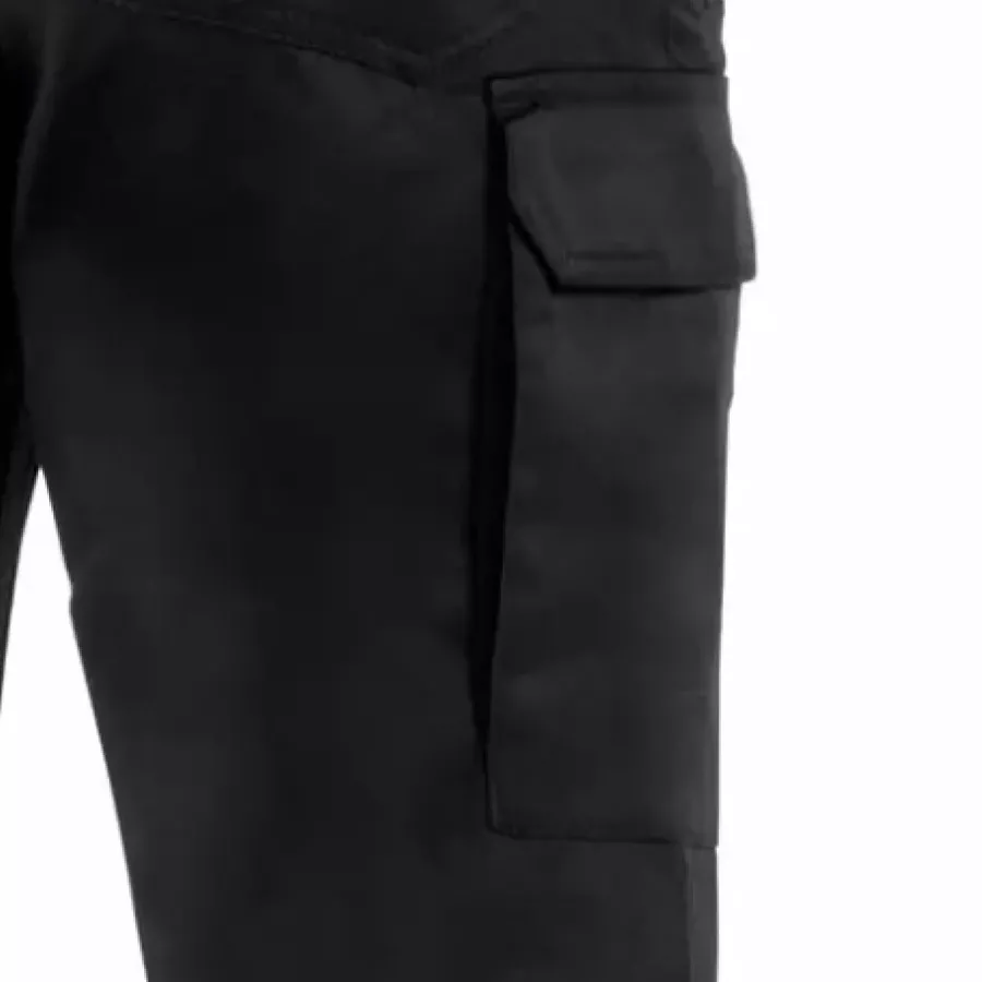 **Multiple Pockets** keep your everyday tools and essentials organized and within easy reach.