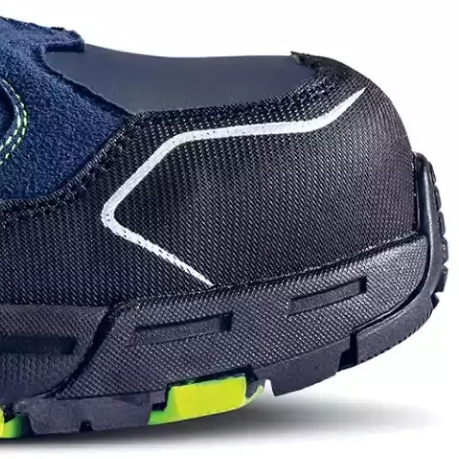 **Composite Toe Cap** keeps your feet protected without weighing you down, letting you move freely all day.