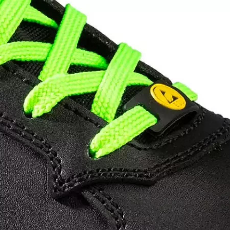 **Antistatic Properties** reduce static build-up, keeping you safe and comfortable throughout your shift.