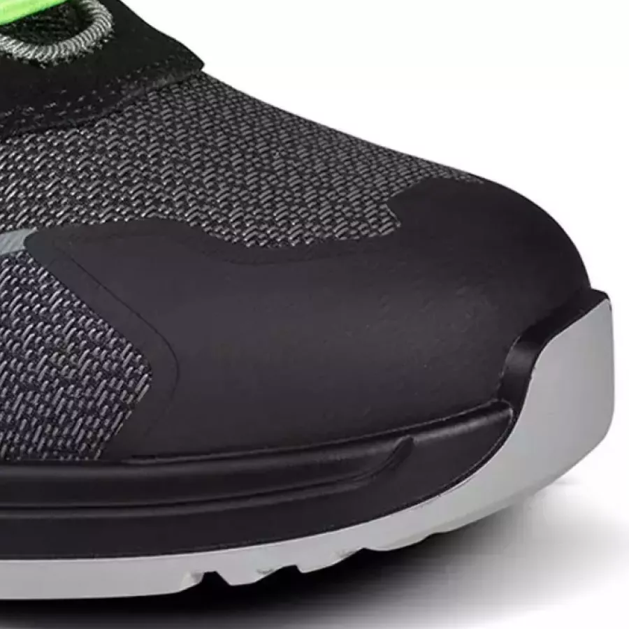 **Glasfaser-Zehenschutzkappe** bietet zuverlässigen Schutz und hält den Schuh leicht und bequem für ganztägiges Tragen.