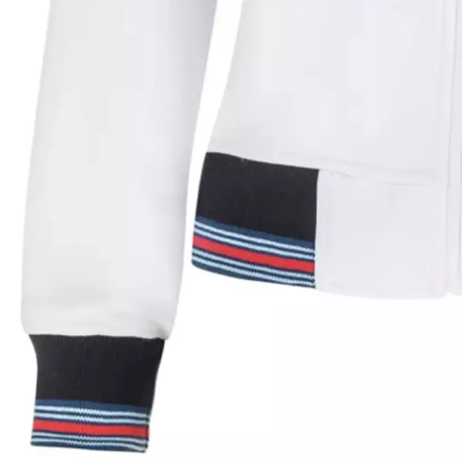 **Elastische Bündchen** sorgen für einen sicheren Sitz, der bei jeder Bewegung nicht verrutscht.