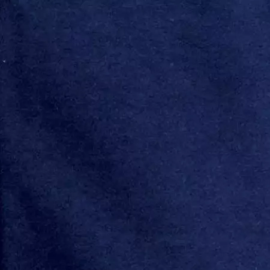 **Stoff aus 100 % Baumwolle** fühlt sich natürlich weich und atmungsaktiv an und sorgt für Komfort vom ersten bis zum letzten Tragen.