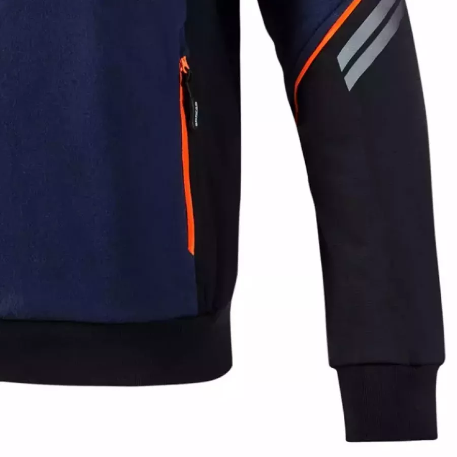 **Rippstrickbündchen an Ärmeln und Saum** sorgen für einen bequemen und sicheren Sitz des Hoodies und bewahren die Form auch bei täglichem Tragen.