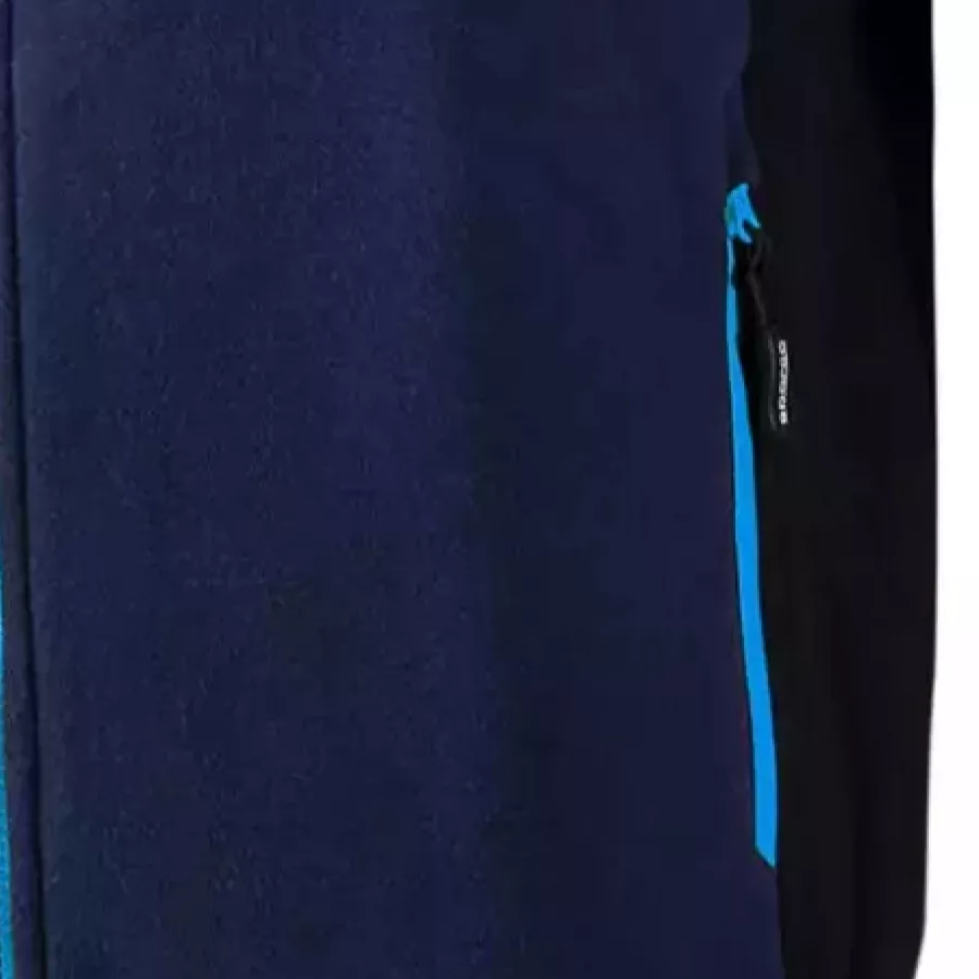 **Zipper Pockets** safely hold your essentials so you can move freely without worry.