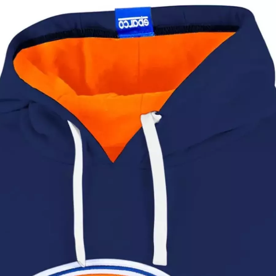 **Kapuzen-Design** hält Sie warm und ist stilvoll, perfekt für den Lagenlook an kühleren Tagen.