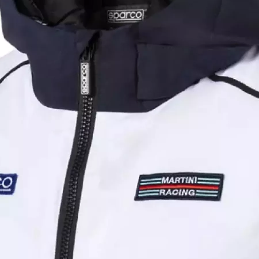 **Neck Cuff With Magnetic Closure** keeps warmth in and cold out with effortless, secure fastening.