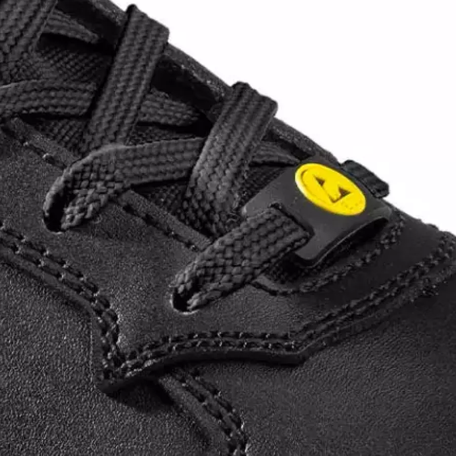 **Antistatic Properties** reduce static build-up, keeping you safe and comfortable throughout your shift.