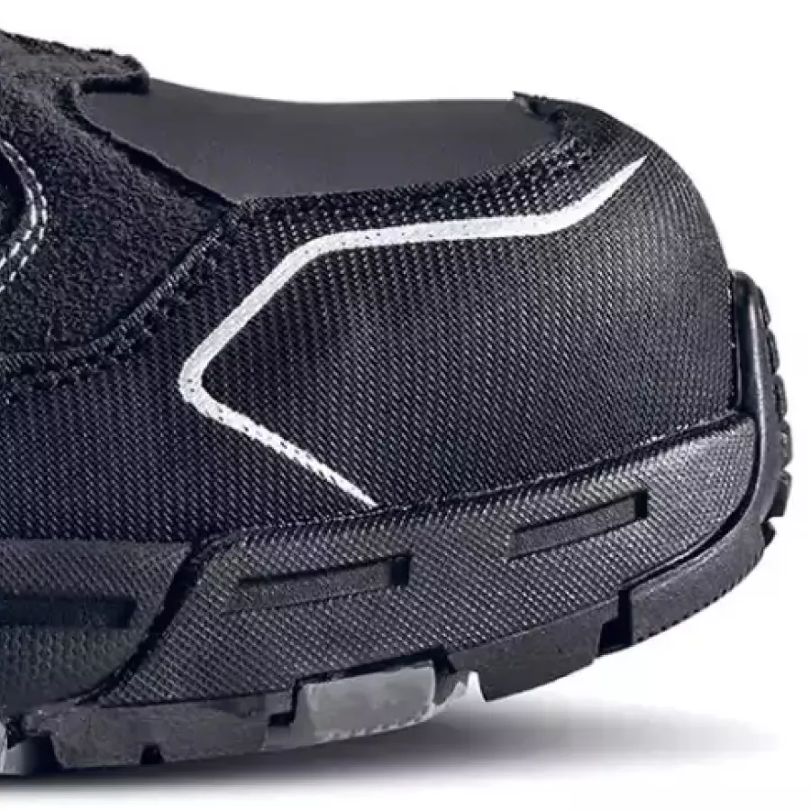 **Composite Toe Cap** keeps your feet protected without weighing you down, letting you move freely all day.