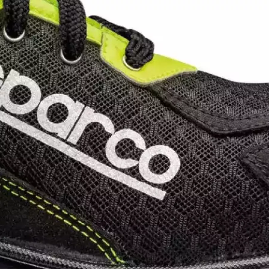 **Breathable Construction** keeps air flowing to maintain cool, dry feet even during extended wear.