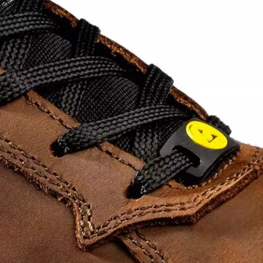 **Antistatic Properties** reduce static build-up, keeping you safe and comfortable throughout your shift.