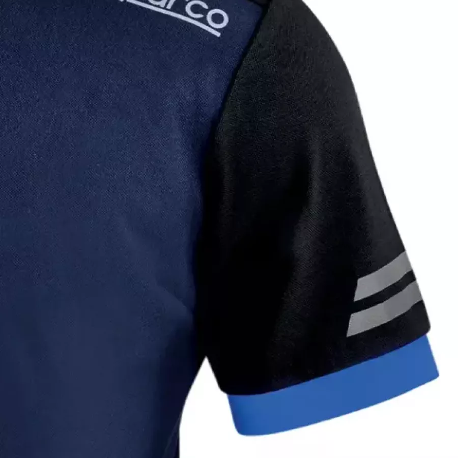 **Kurze Ärmel** halten Sie kühl und engen nicht ein, sodass Sie sich bei jeder Aufgabe oder Fahrt frei bewegen können.