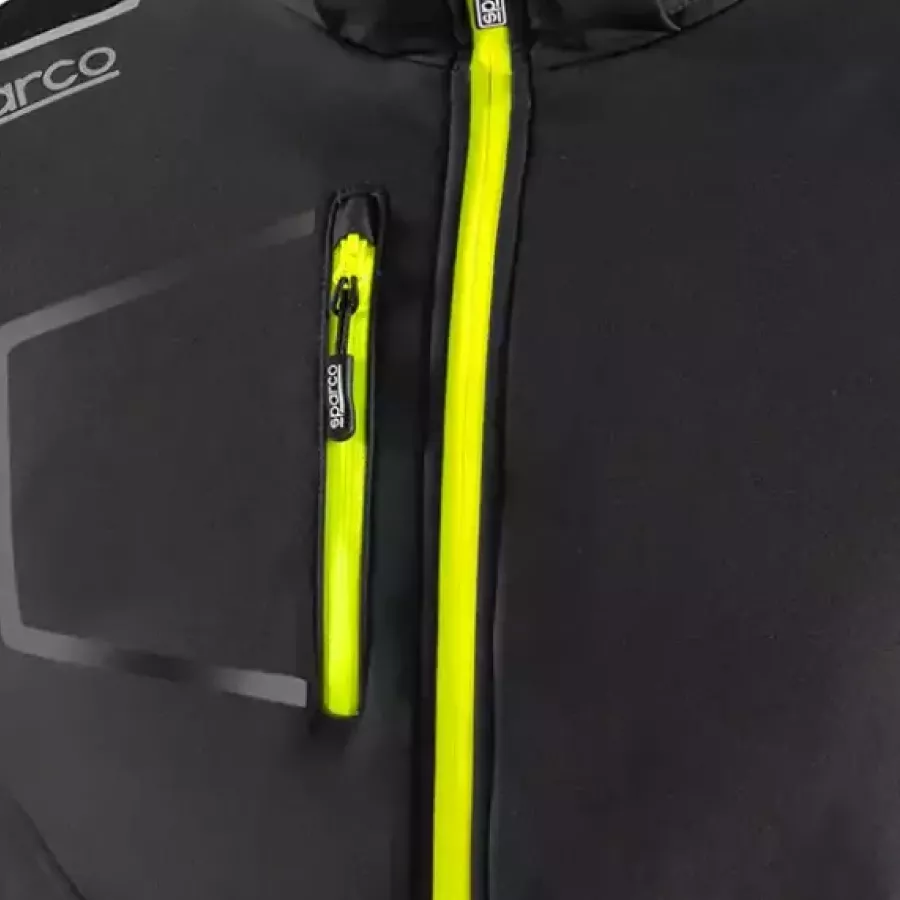 **Zipper Pockets** secure your essentials on the move so you can focus on the drive or the day ahead.