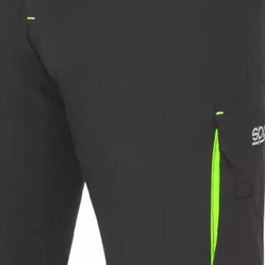 **Lightweight Construction** lets you stay agile and comfortable from morning to evening.