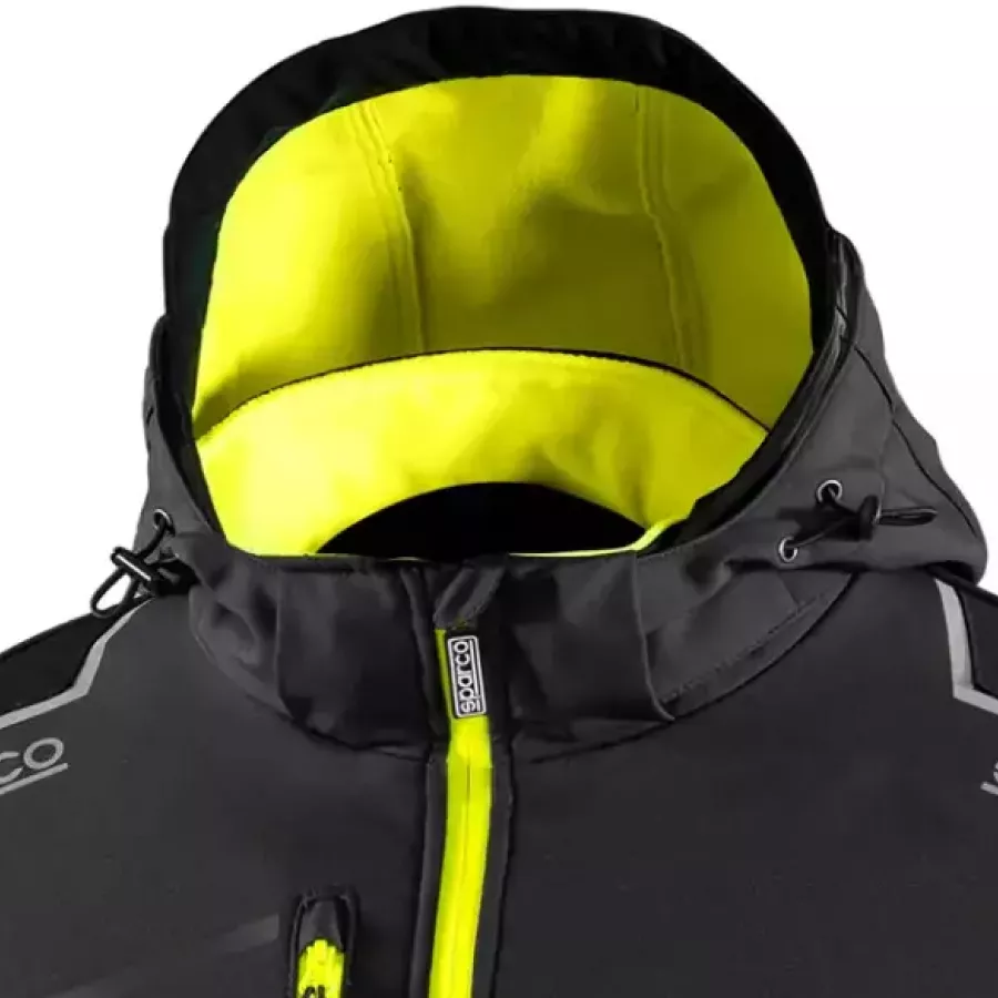 **Detachable Hood** lets you adapt instantly to changing weather while keeping a clean, streamlined look when you don’t need it.