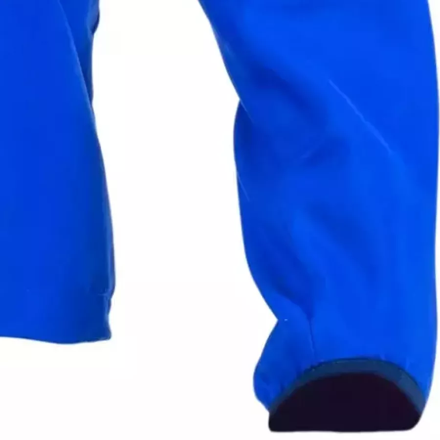 **Elastic Cuffs** create a comfortable, secure fit that helps seal in warmth without restricting movement.