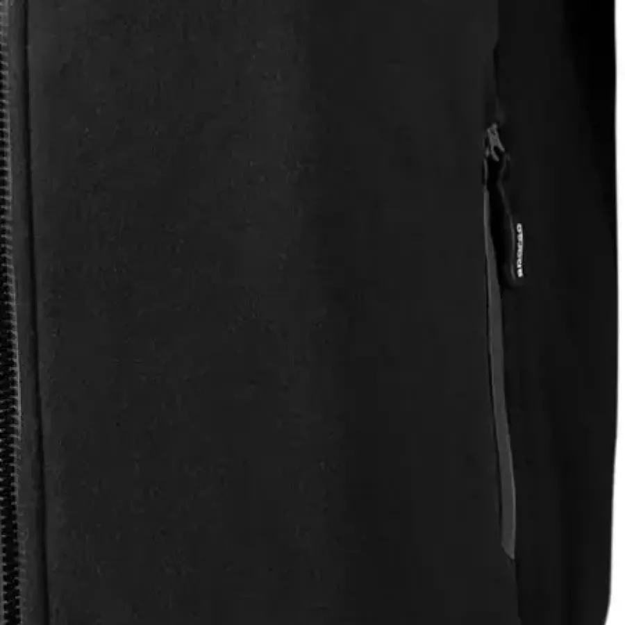 **Zipper Pockets** safely hold your essentials so you can move freely without worry.