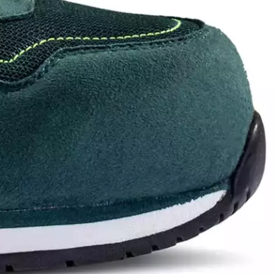 **Composite Toe Cap** shields your feet from impacts while keeping every step light and agile.