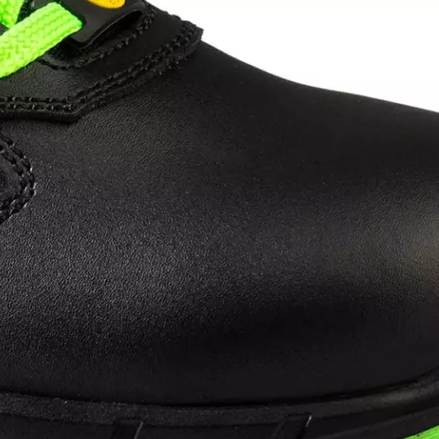 **Water-Repellent Upper** keeps your feet dry and comfortable even in damp conditions.