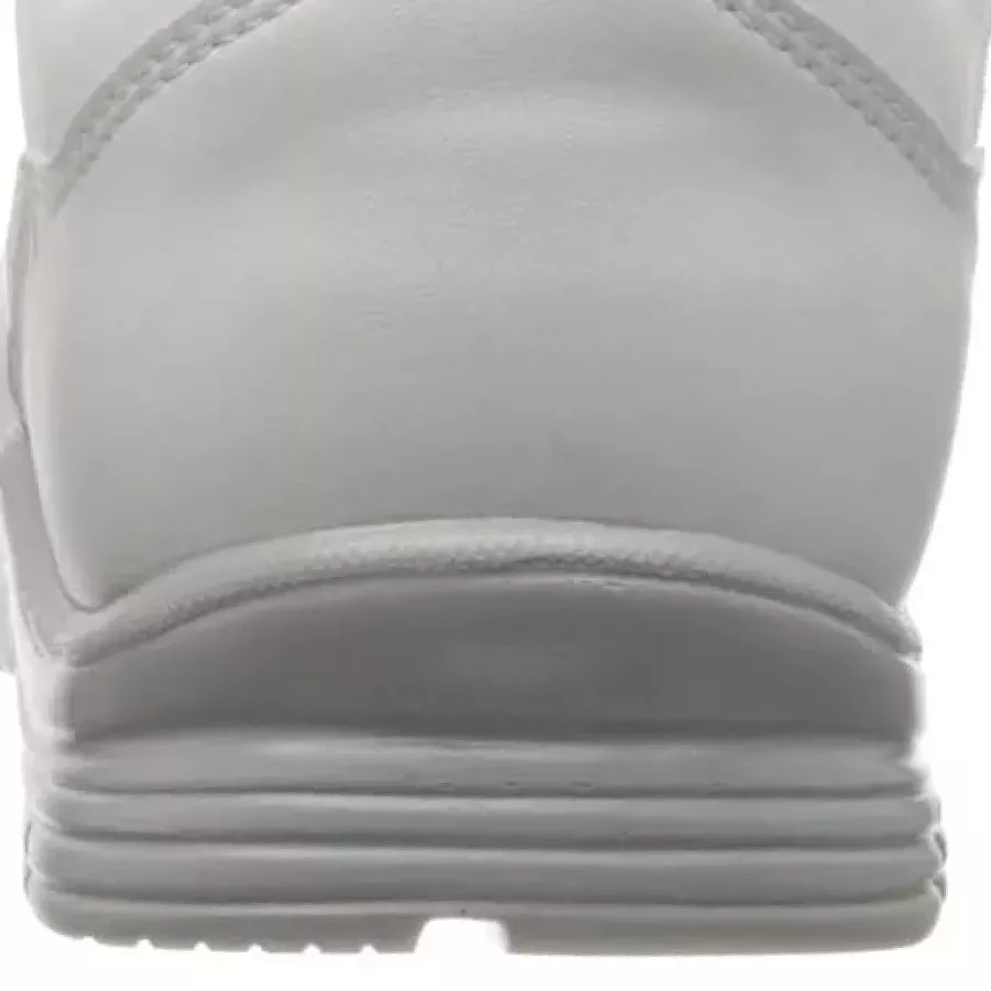 **Energieabsorbierendes Fersendesign** dämpft jeden Schritt, reduziert Ermüdung und sorgt für ganztägigen Komfort.