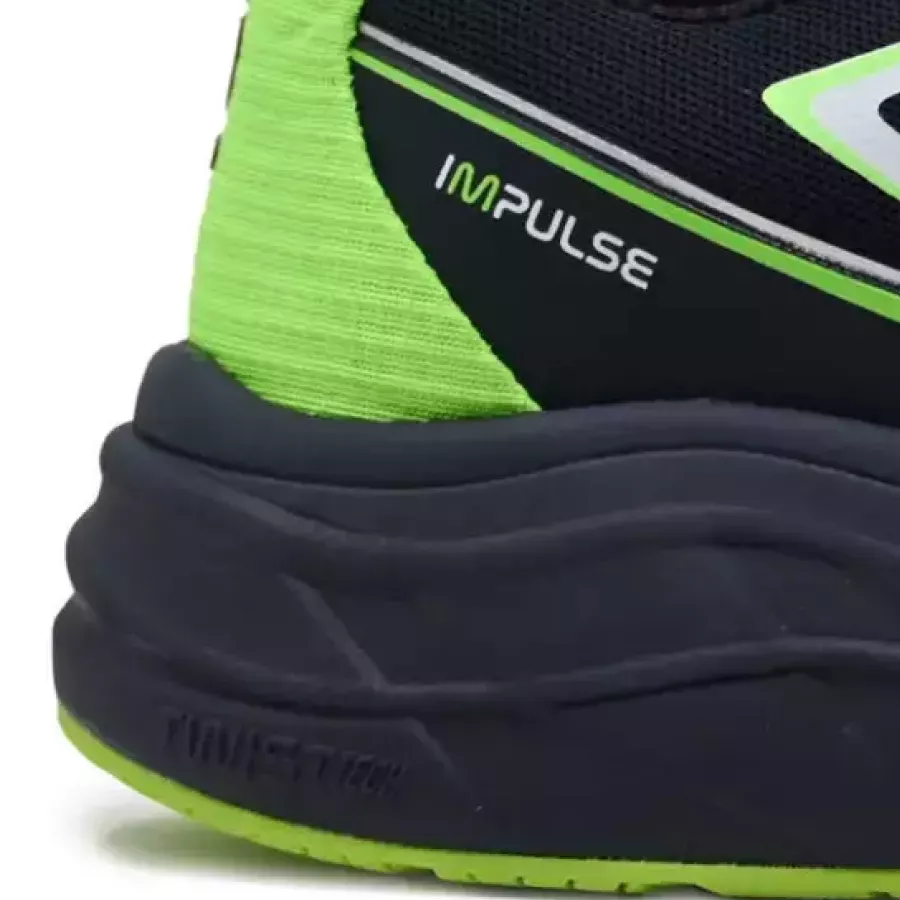 **Anti-Puncture Insole** adds confident underfoot support so you can focus fully on the task at hand.