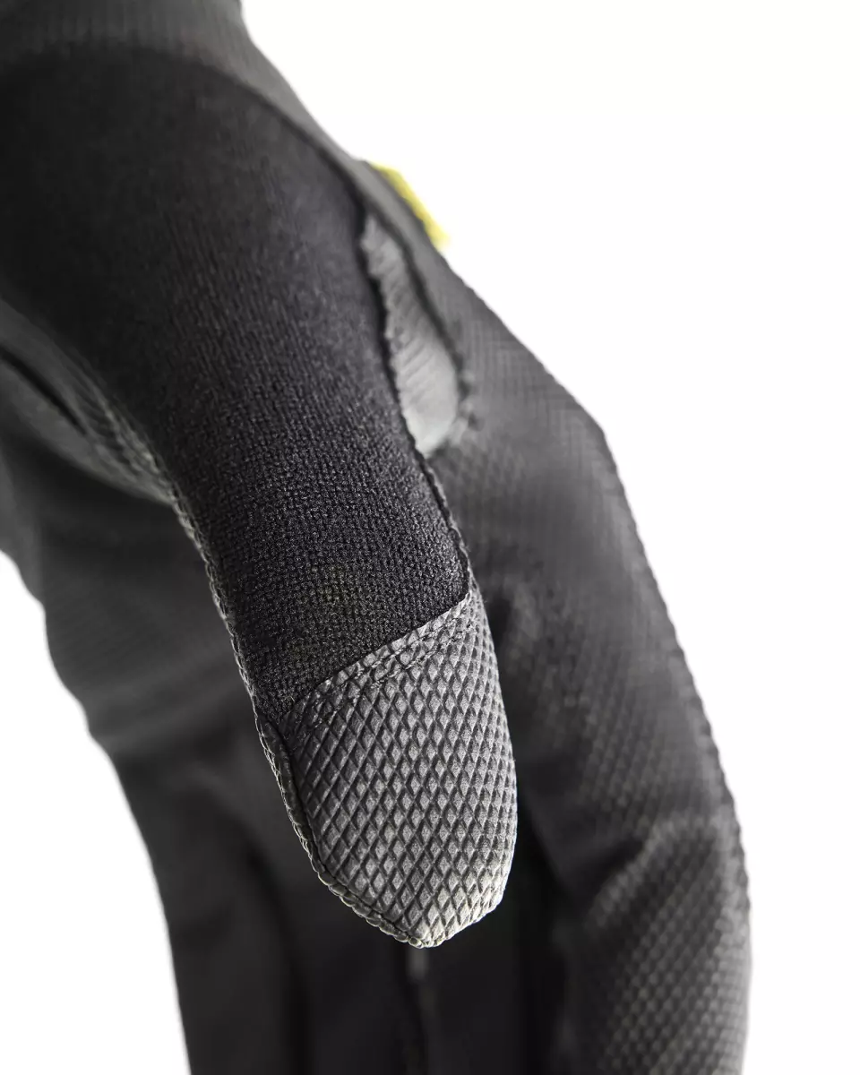 Glove Features · Reinforced Fingertips feature highlight