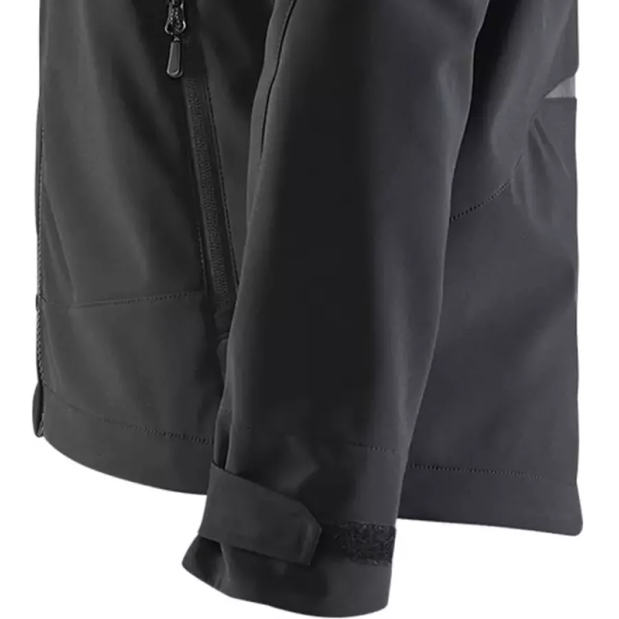 **Adjustable Velcro Sleeve Cuffs** seal out wind and let you fine-tune your fit for all-day comfort.