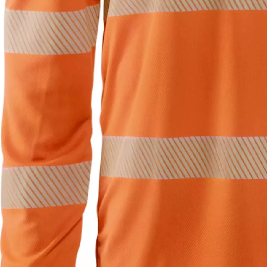 **Segmentierte Reflexstreifen** erhöhen die Sichtbarkeit und erhalten gleichzeitig volle Flexibilität und Tragekomfort bei Bewegung.