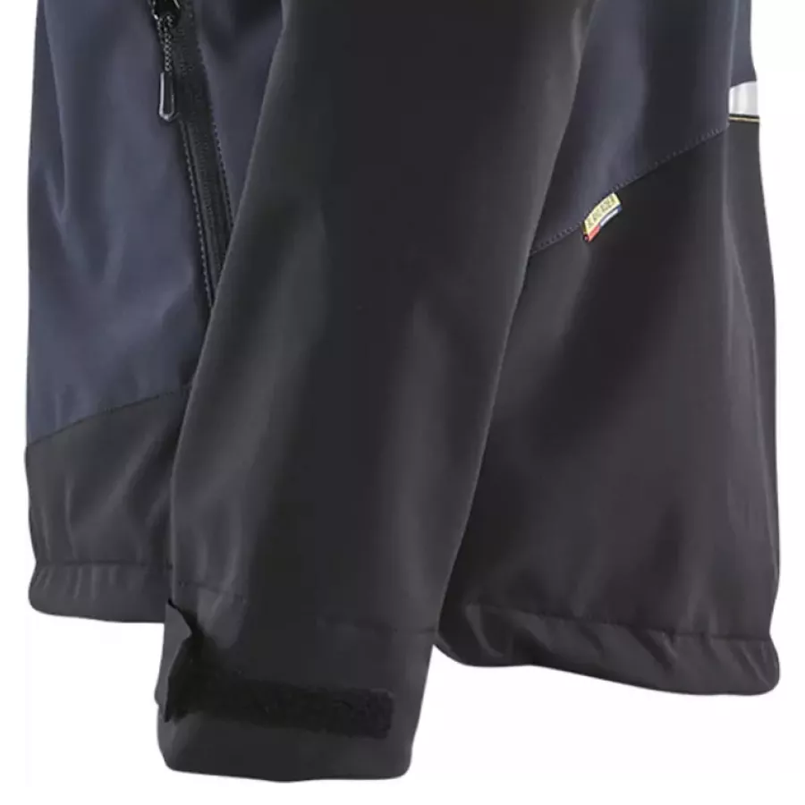 **Adjustable Velcro Sleeve Cuffs** seal out wind and let you fine-tune your fit for all-day comfort.