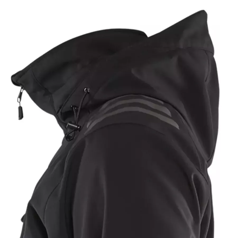 **Detachable Hood** offers flexible protection that adapts to shifting weather.