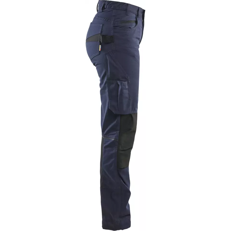 Material · Cotton, Polyester feature highlight